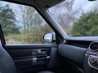 USED 2014 64 LAND ROVER DISCOVERY 3.0 SDV6 SE TECH 5d 255 BHP Side Steps, 7 Seater Privacy