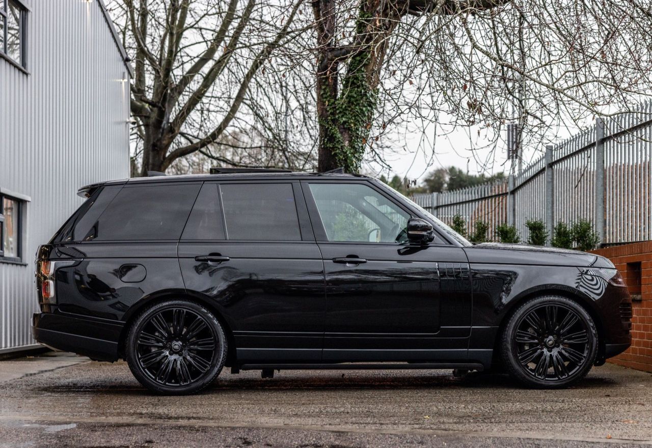 2019 69 LAND ROVER RANGE ROVER 3.0 SD V6 Vogue Auto 4WD (s/s) 5dr