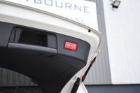 USED 2016 16 MERCEDES-BENZ GLA-CLASS 2.1 GLA 200 D 4MATIC AMG LINE 5d 134 BHP Pan Roof, Rear Camera, 19"s
