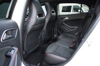 USED 2016 16 MERCEDES-BENZ GLA-CLASS 2.1 GLA 200 D 4MATIC AMG LINE 5d 134 BHP Pan Roof, Rear Camera, 19"s