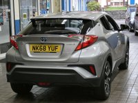 USED 2018 68 TOYOTA CHR 1.8 DESIGN 5d 122 BHP SAT NAV HEATED SEATS REAR VIEW CAMERA