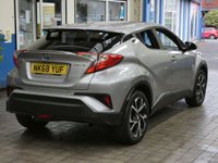 USED 2018 68 TOYOTA CHR 1.8 DESIGN 5d 122 BHP SAT NAV HEATED SEATS REAR VIEW CAMERA