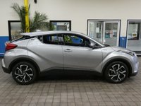 USED 2018 68 TOYOTA CHR 1.8 DESIGN 5d 122 BHP SAT NAV HEATED SEATS REAR VIEW CAMERA