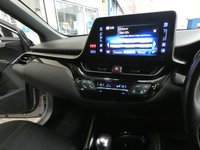 USED 2018 68 TOYOTA CHR 1.8 DESIGN 5d 122 BHP SAT NAV HEATED SEATS REAR VIEW CAMERA