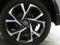 USED 2018 68 TOYOTA CHR 1.8 DESIGN 5d 122 BHP SAT NAV HEATED SEATS REAR VIEW CAMERA