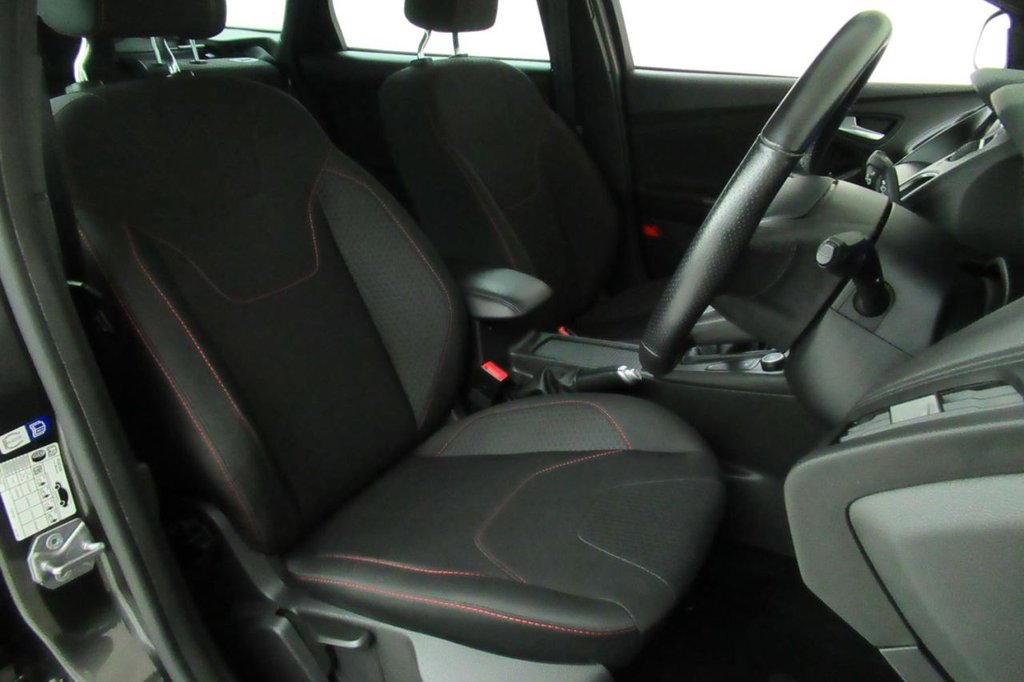 USED 2017 67 FORD FOCUS 1.5 ST-LINE TDCI 5d 118 BHP ESTATE  