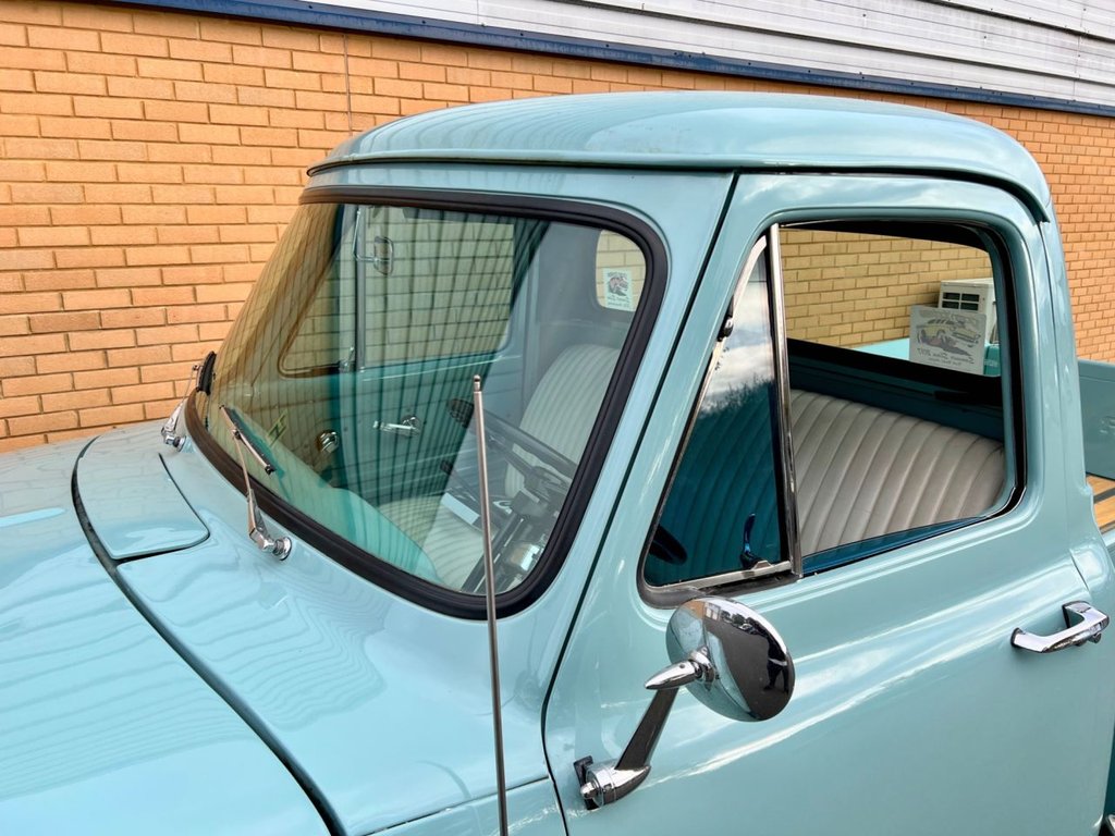 USED 1954 FORD F-100  Stepside American pick up // 3.0L // manual // px swap 