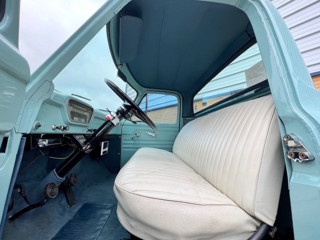 USED 1954 FORD F-100  Stepside American pick up // 3.0L // manual // px swap 