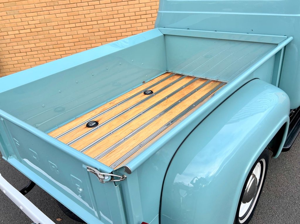 USED 1954 FORD F-100  Stepside American pick up // 3.0L // manual // px swap 