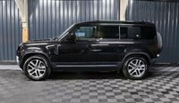 USED 2020 20 LAND ROVER DEFENDER 2.0 SE 5d 237 BHP FANTASTIC SPEC - ALL THE BEST EXTRAS - DEPLOYABLE TOW BAR - HEATED SEATS, HEATED STEERING WHEEL AND IN THE BEST COLOUR!!