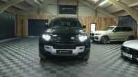 USED 2020 20 LAND ROVER DEFENDER 2.0 SE 5d 237 BHP FANTASTIC SPEC - ALL THE BEST EXTRAS - DEPLOYABLE TOW BAR - HEATED SEATS, HEATED STEERING WHEEL AND IN THE BEST COLOUR!!
