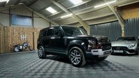 USED 2020 20 LAND ROVER DEFENDER 2.0 SE 5d 237 BHP FANTASTIC SPEC - ALL THE BEST EXTRAS - DEPLOYABLE TOW BAR - HEATED SEATS, HEATED STEERING WHEEL AND IN THE BEST COLOUR!!