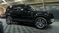 USED 2020 20 LAND ROVER DEFENDER 2.0 SE 5d 237 BHP FANTASTIC SPEC - ALL THE BEST EXTRAS - DEPLOYABLE TOW BAR - HEATED SEATS, HEATED STEERING WHEEL AND IN THE BEST COLOUR!!