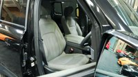 USED 2020 20 LAND ROVER DEFENDER 2.0 SE 5d 237 BHP FANTASTIC SPEC - ALL THE BEST EXTRAS - DEPLOYABLE TOW BAR - HEATED SEATS, HEATED STEERING WHEEL AND IN THE BEST COLOUR!!