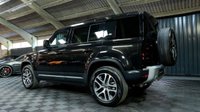 USED 2020 20 LAND ROVER DEFENDER 2.0 SE 5d 237 BHP FANTASTIC SPEC - ALL THE BEST EXTRAS - DEPLOYABLE TOW BAR - HEATED SEATS, HEATED STEERING WHEEL AND IN THE BEST COLOUR!!