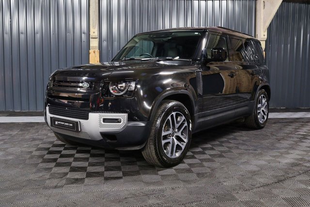 2020 20 Land Rover Defender 2.0 SE 5d 237 BHP