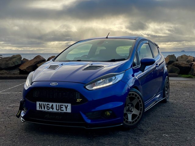2015 64 Ford Fiesta 1.6 ST-3 3d 180 BHP