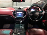 USED 2015 15 MASERATI GHIBLI 3.0 DV6 4d 275 BHP * NAV * CRUISE * CLIMATE * FRONT & REAR PARKING SENSORS * BLUETOOTH * RED LEATHER *