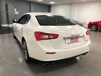 USED 2015 15 MASERATI GHIBLI 3.0 DV6 4d 275 BHP * NAV * CRUISE * CLIMATE * FRONT & REAR PARKING SENSORS * BLUETOOTH * RED LEATHER *