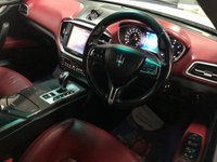 USED 2015 15 MASERATI GHIBLI 3.0 DV6 4d 275 BHP * NAV * CRUISE * CLIMATE * FRONT & REAR PARKING SENSORS * BLUETOOTH * RED LEATHER *