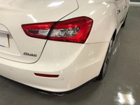 USED 2015 15 MASERATI GHIBLI 3.0 DV6 4d 275 BHP * NAV * CRUISE * CLIMATE * FRONT & REAR PARKING SENSORS * BLUETOOTH * RED LEATHER *