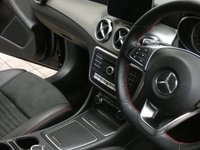 USED 2020 69 MERCEDES-BENZ GLA-CLASS 1.6 GLA 180 AMG LINE EDITION 5d 121 BHP SAT NAV HEATED PART LEATHER