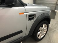 USED 2007 07 LAND ROVER DISCOVERY 2.7 3 TDV6 HSE 5d 188 BHP * PAN ROOF * PRIVACY * CLIMATE * 7 SEATS * PARKING SENSORS * 19 INCH ALLOYS *