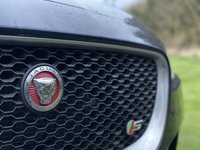 USED 2017 17 JAGUAR F-PACE 3.0 V6 S AWD 5d 296 BHP Glass Panoramic Roof Dual View