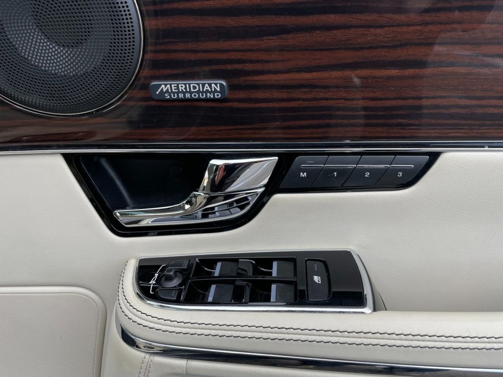 USED 2013 63 JAGUAR XJ 3.0 D V6 PORTFOLIO 4d 275 BHP 