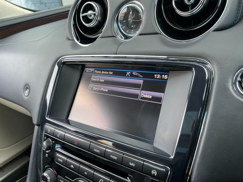 USED 2013 63 JAGUAR XJ 3.0 D V6 PORTFOLIO 4d 275 BHP 