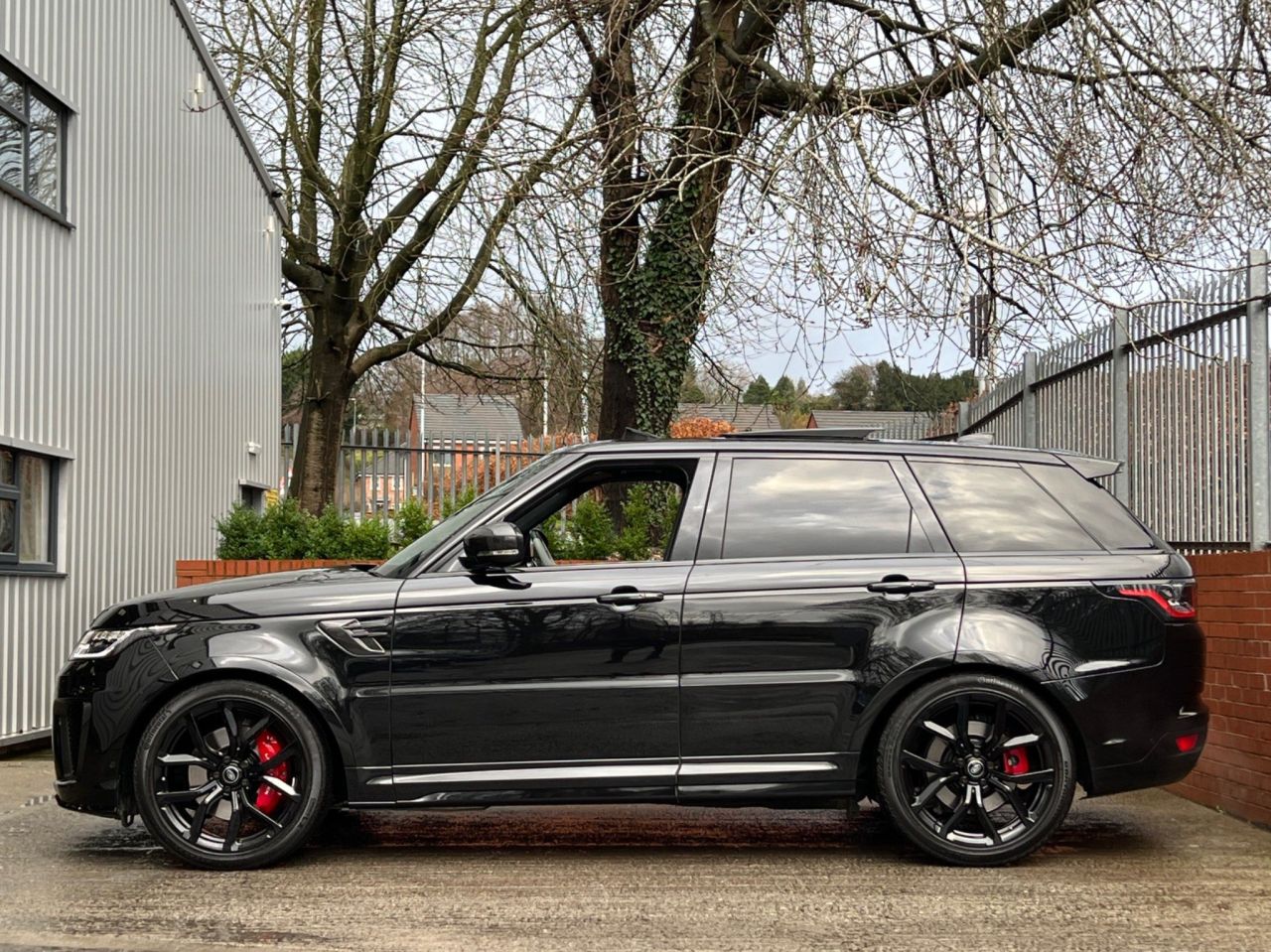 2020 LAND ROVER RANGE ROVER SPORT 5.0 P575 V8 SVR Carbon Edition Auto 4WD (s/s) 5dr