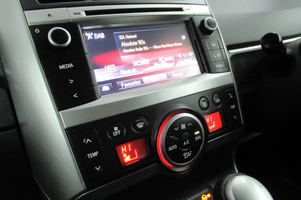 USED 2015 15 TOYOTA VERSO 1.8 VALVEMATIC ICON 5d 7 SEATER 