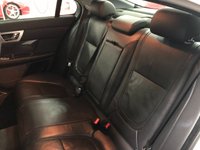 USED 2015 15 JAGUAR XF 2.2 D LUXURY 4d 163 BHP * PRIVACY * CLIMATE * NAV *  LEATHER TRIM * 17 INCH ALLOYS *