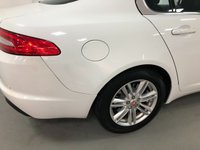 USED 2015 15 JAGUAR XF 2.2 D LUXURY 4d 163 BHP * PRIVACY * CLIMATE * NAV *  LEATHER TRIM * 17 INCH ALLOYS *