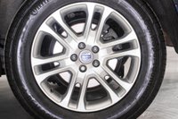 USED 2015 65 VOLVO XC60 2.4 D5 SE LUX NAV AWD 5d 217 BHP 