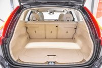 USED 2015 65 VOLVO XC60 2.4 D5 SE LUX NAV AWD 5d 217 BHP 