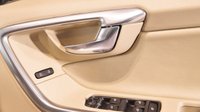 USED 2015 65 VOLVO XC60 2.4 D5 SE LUX NAV AWD 5d 217 BHP 