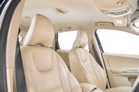 USED 2015 65 VOLVO XC60 2.4 D5 SE LUX NAV AWD 5d 217 BHP 