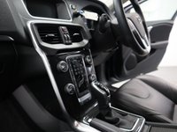 USED 2018 18 VOLVO V40 1.5 T2 INSCRIPTION 5d 120 BHP WITH ONLY JUST OVER 3,000 MILES AND STUNNING CONDITION.