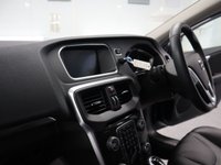 USED 2018 18 VOLVO V40 1.5 T2 INSCRIPTION 5d 120 BHP WITH ONLY JUST OVER 3,000 MILES AND STUNNING CONDITION.