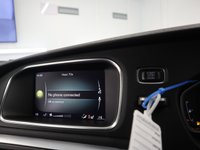USED 2018 18 VOLVO V40 1.5 T2 INSCRIPTION 5d 120 BHP WITH ONLY JUST OVER 3,000 MILES AND STUNNING CONDITION.
