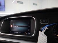 USED 2018 18 VOLVO V40 1.5 T2 INSCRIPTION 5d 120 BHP WITH ONLY JUST OVER 3,000 MILES AND STUNNING CONDITION.