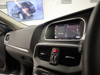 USED 2018 18 VOLVO V40 1.5 T2 INSCRIPTION 5d 120 BHP WITH ONLY JUST OVER 3,000 MILES AND STUNNING CONDITION.