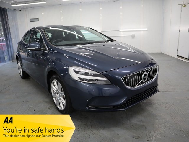 2018 18 Volvo V40 1.5 T2 INSCRIPTION 5d 120 BHP
