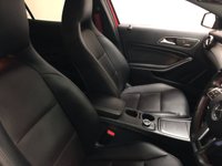 USED 2015 15 MERCEDES-BENZ GLA-CLASS 2.1 GLA220 CDI 4MATIC AMG LINE PREMIUM 5d 168 BHP * PRIVACY * CLIMATE * NAV *  VOICE RECOGNITION * CRUISE * CLIMATE * REVERSING CAMERA *