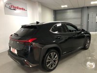 USED 2019 19 LEXUS UX 2.0 250H F SPORT 5d 108 BHP * PRIVACY  GLASS * CLIMATE CONTROL * PARKING SENSORS * 18 INCH ALLOYS * LEATHER *