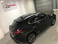 USED 2019 19 LEXUS UX 2.0 250H F SPORT 5d 108 BHP * PRIVACY  GLASS * CLIMATE CONTROL * PARKING SENSORS * 18 INCH ALLOYS * LEATHER *