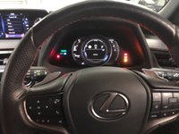 USED 2019 19 LEXUS UX 2.0 250H F SPORT 5d 108 BHP * PRIVACY  GLASS * CLIMATE CONTROL * PARKING SENSORS * 18 INCH ALLOYS * LEATHER *