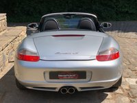 USED 2004 04 PORSCHE BOXSTER 3.2 24V S TIPTRONIC S 2d 260 BHP STUNNING ICONIC '2004' PORSCHE BOXSTER 'S' 3.2 TIP-TRONIC AUTOMATIC CONVERTIBLE - FULL LEATHER - 18 INCH UPGRADE ALLOYS - COMPREHENSIVE SERVICE HISTORY