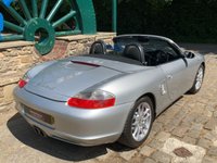 USED 2004 04 PORSCHE BOXSTER 3.2 24V S TIPTRONIC S 2d 260 BHP STUNNING ICONIC '2004' PORSCHE BOXSTER 'S' 3.2 TIP-TRONIC AUTOMATIC CONVERTIBLE - FULL LEATHER - 18 INCH UPGRADE ALLOYS - COMPREHENSIVE SERVICE HISTORY